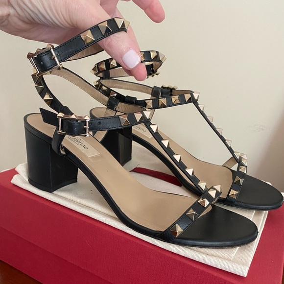 VALENTINO Rockstud Black T-Strap Block Heel Sandals 9/39 - Picture 2 of 6